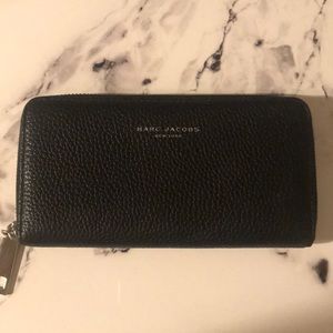 Marc Jacobs black leather wallet